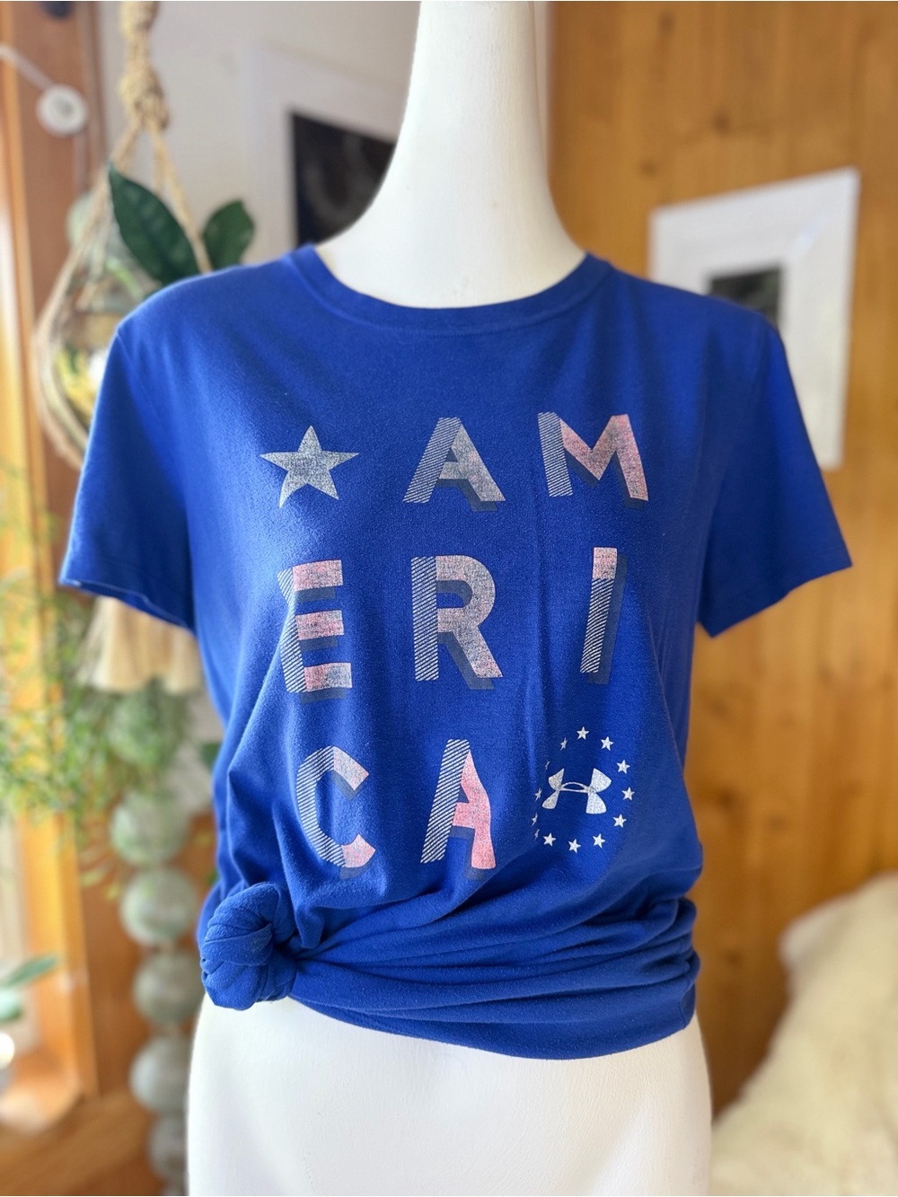 Under Armour Women’s Blue 'America' Graphic Tee Medium USA 4th of July Patriotic
